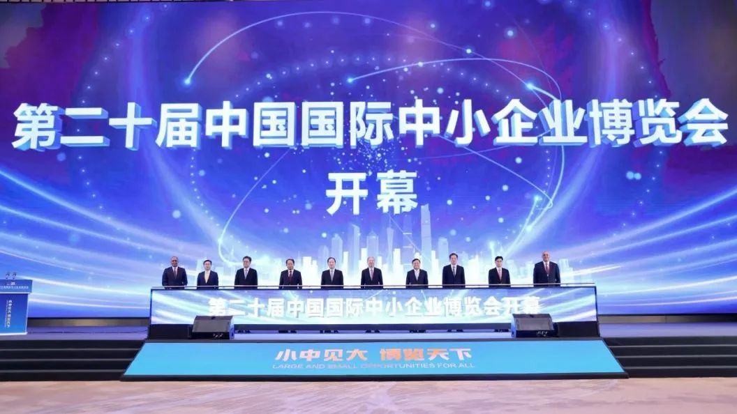 2025中博会，CA88抹灰机器人展示智能建造硬实力