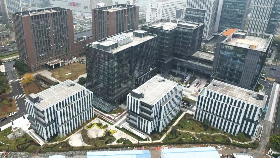 狭小空间里精准作业 CA88喷涂机器人圆满完成南京智鑫慧谷人才公寓项目